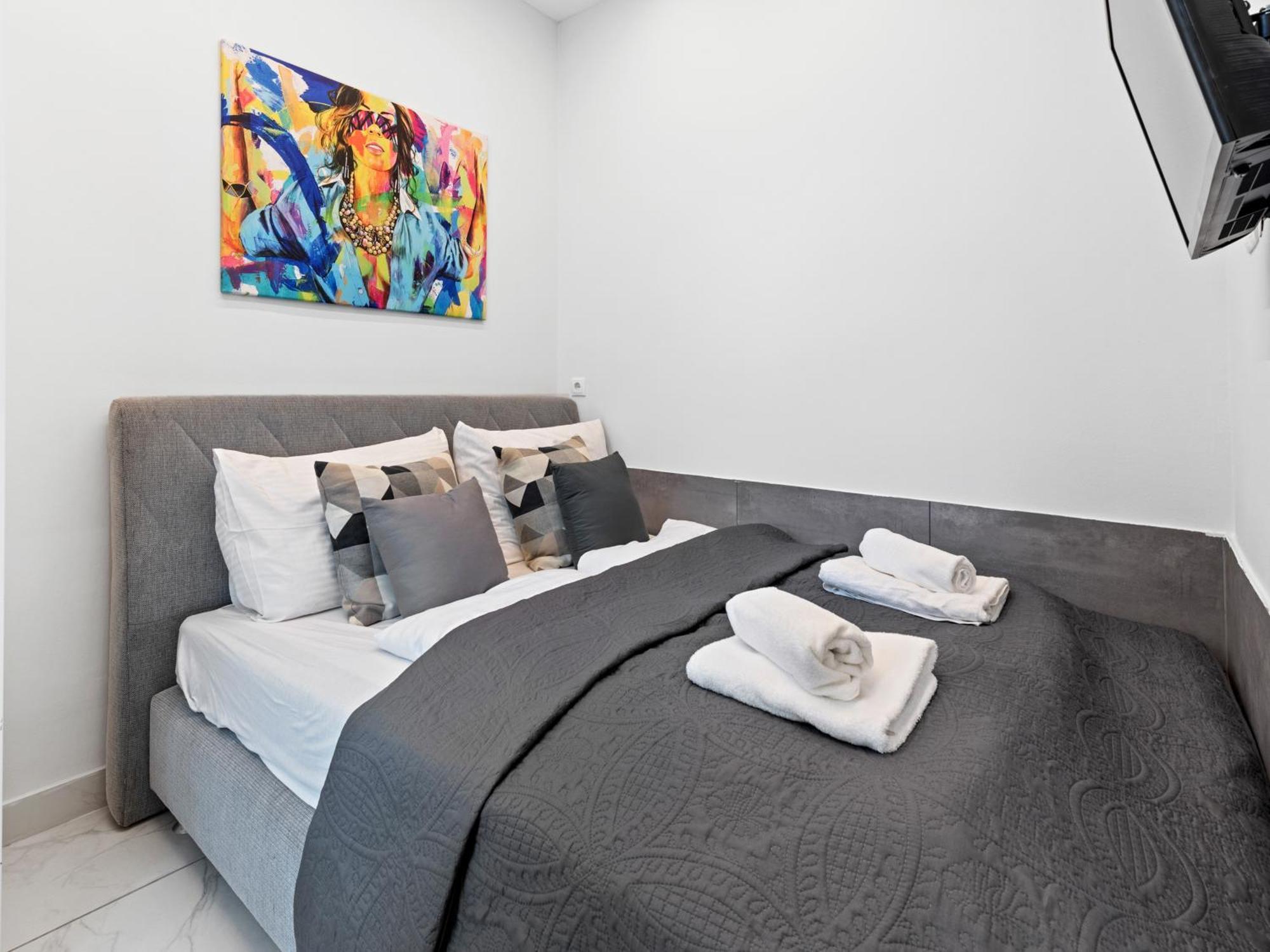 וינה Sky9 Apartments District 17 מראה חיצוני תמונה